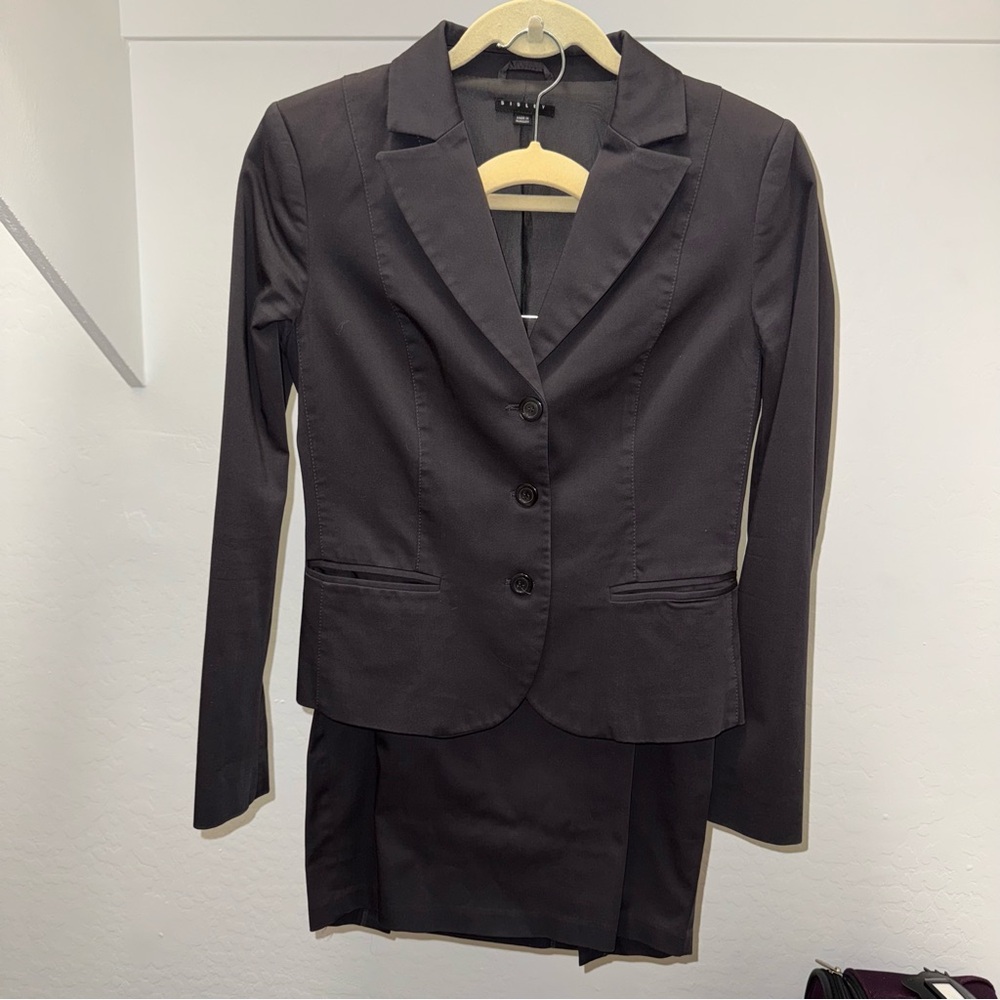 Sisley Matching Suit - Dark Gray Blazer (Sz 42) & Skirt (Sz 40)